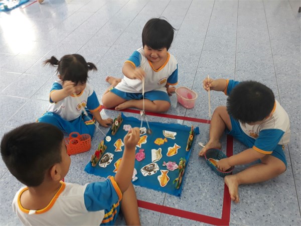 Be cau ca cung ban.jpg